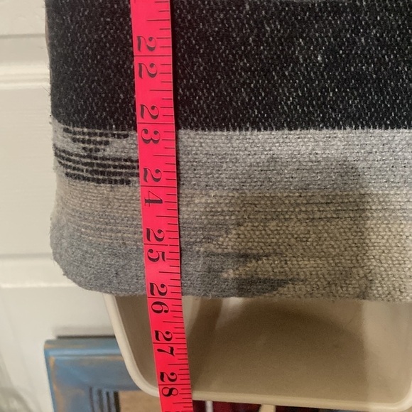 Utility vest with southwestern design on back size S - Picture 6 of 11